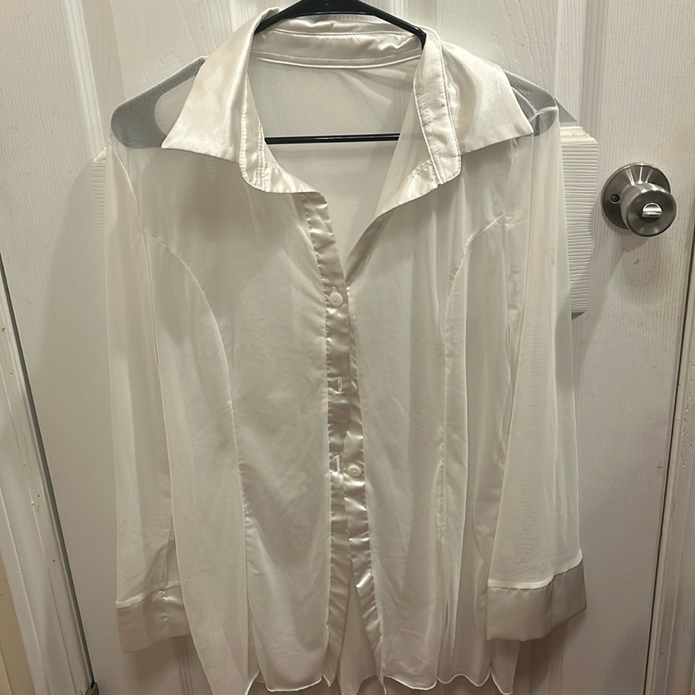XL oversized White, sheer, long sleeve blouse, with silk? Satin? Collar
